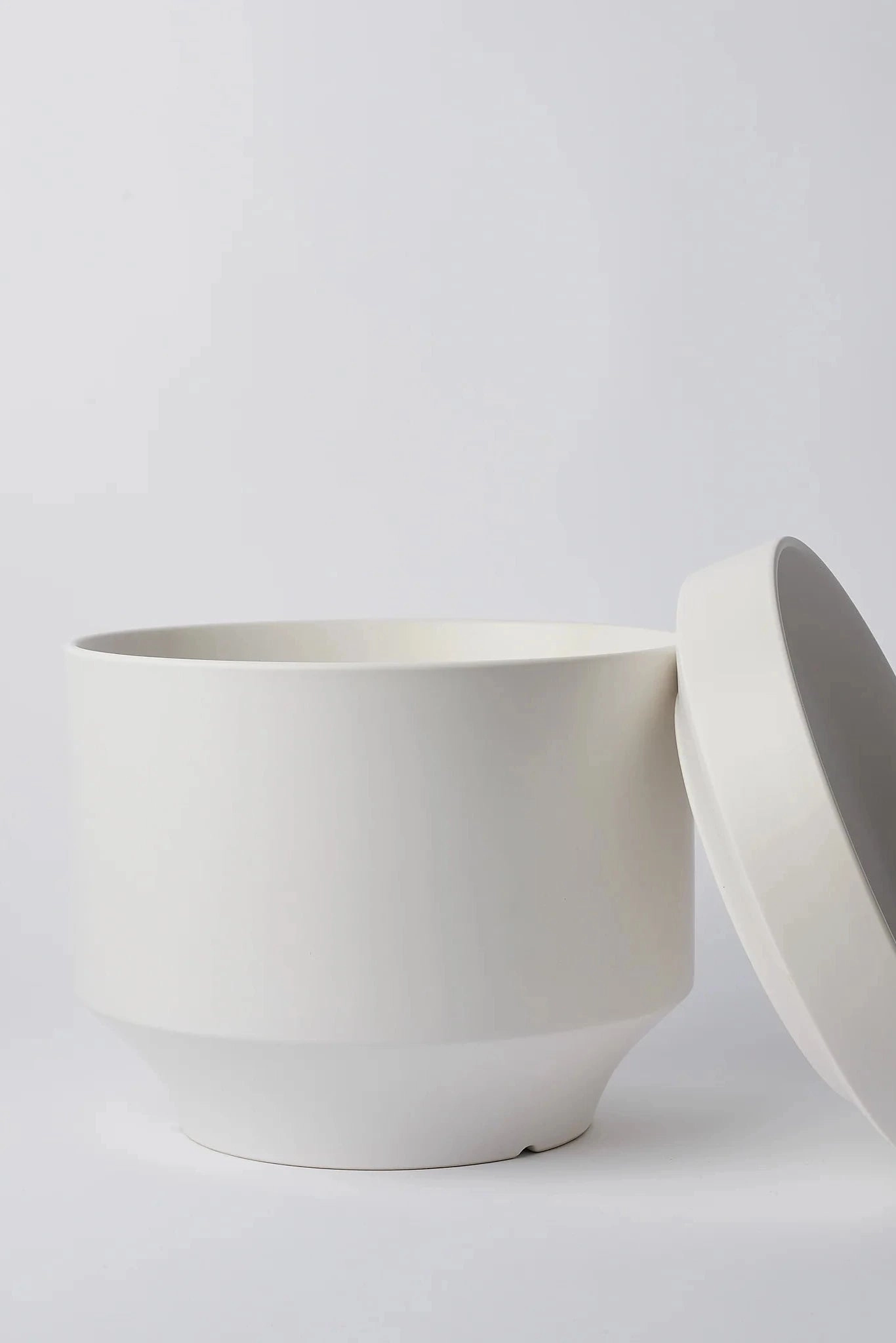 Round Two Planter White 10"