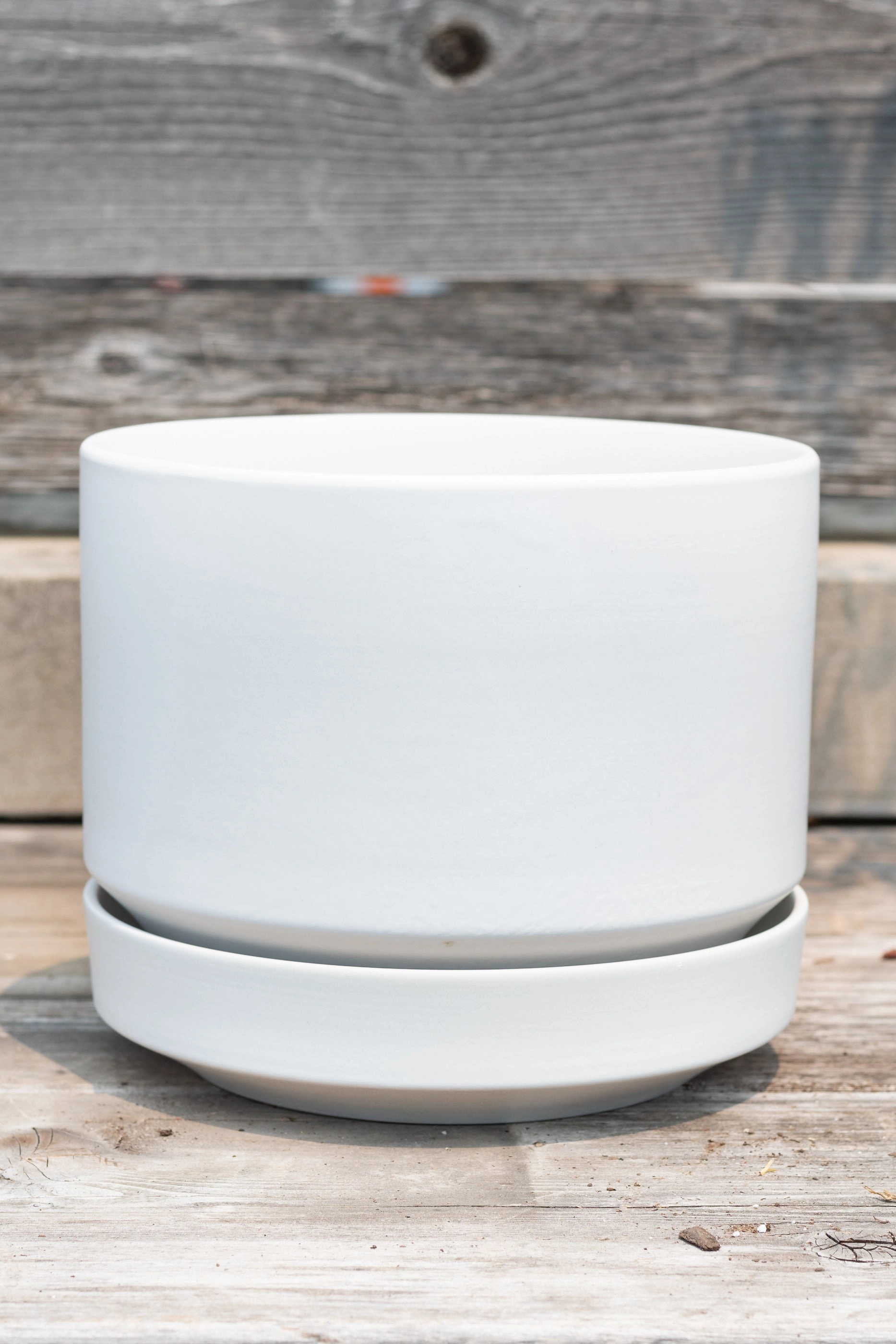 Round Two Planter White 8"