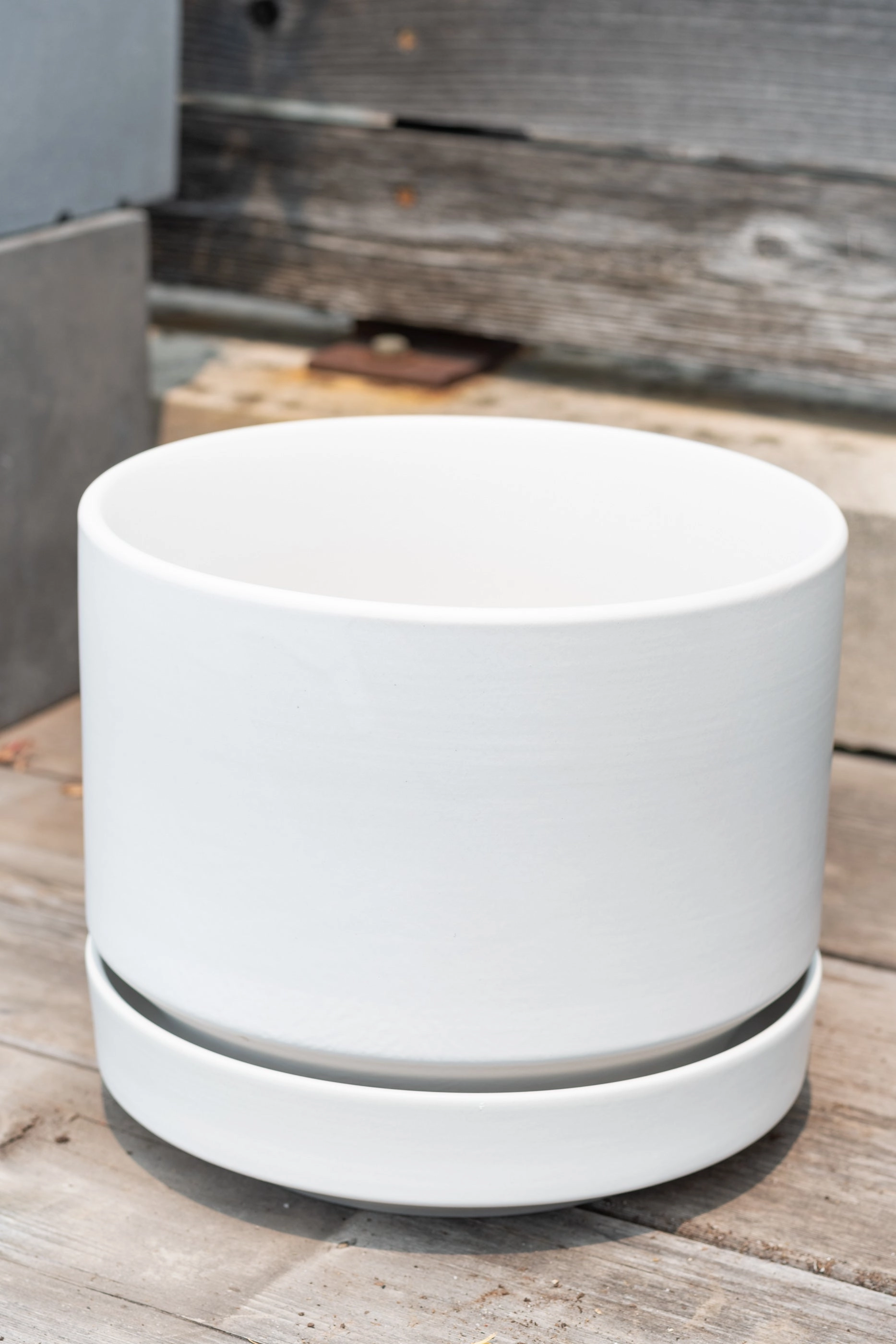 Round Two Planter White 8"