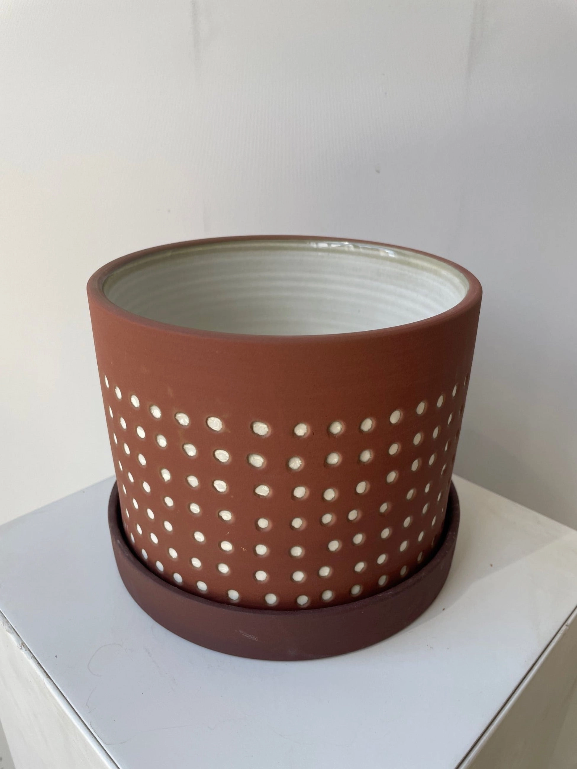 Salamanca Pot & Saucer Large
