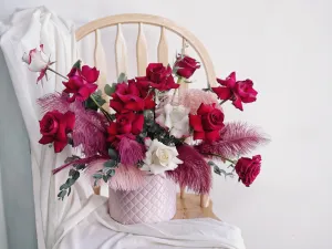 Scarlet Opulence Hatbox,realistic flower bouquet 
