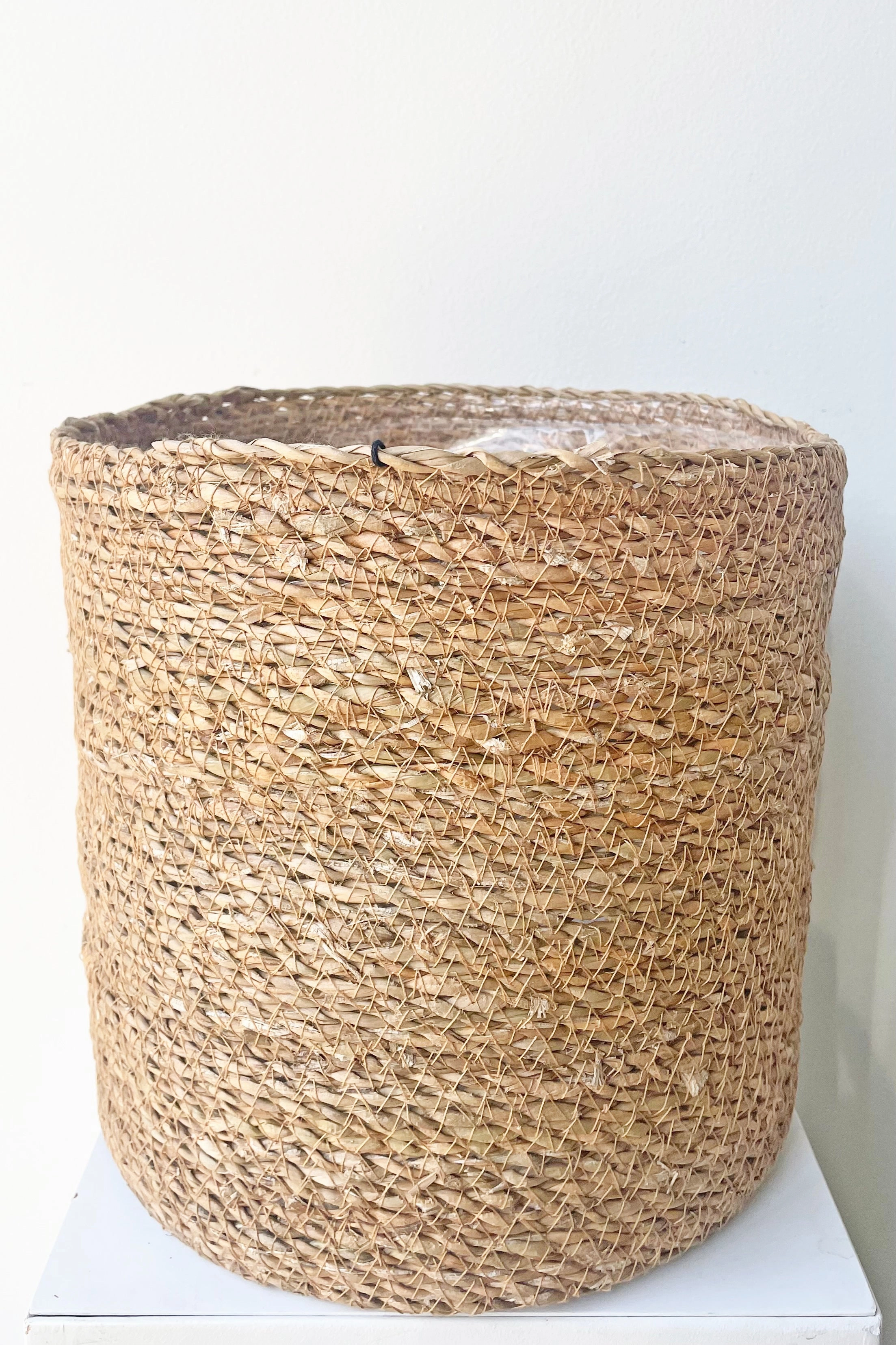 Seagrass Basket with Liner 10"