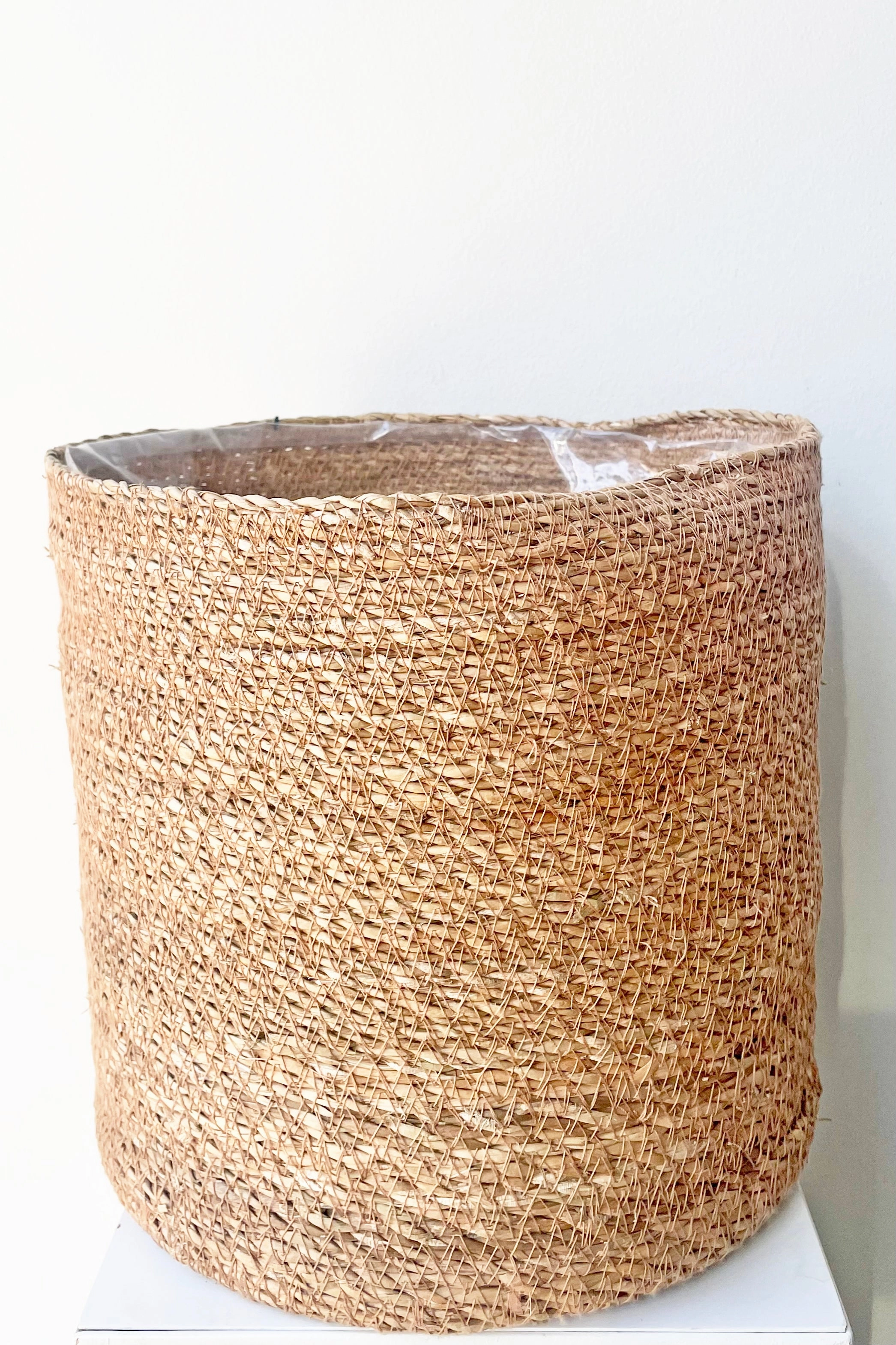 Seagrass Basket with Liner 11"