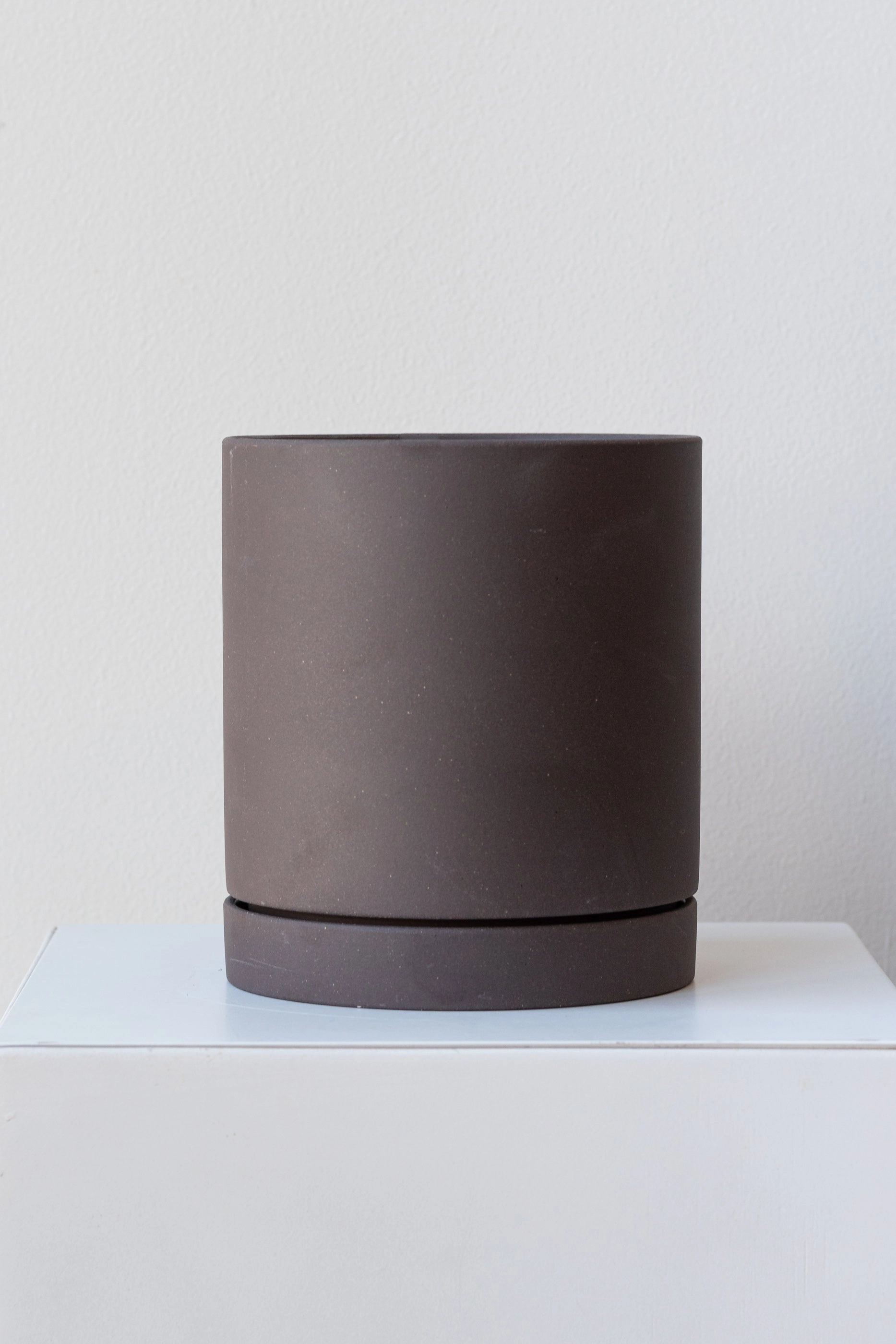 Sekki Pot Charcoal Medium,indoor flower container