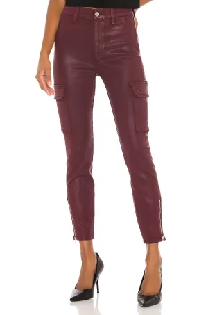 Schlanke Cargo-Hose mit aufgesetzten vorderen Taschen in Merlot beschichtet