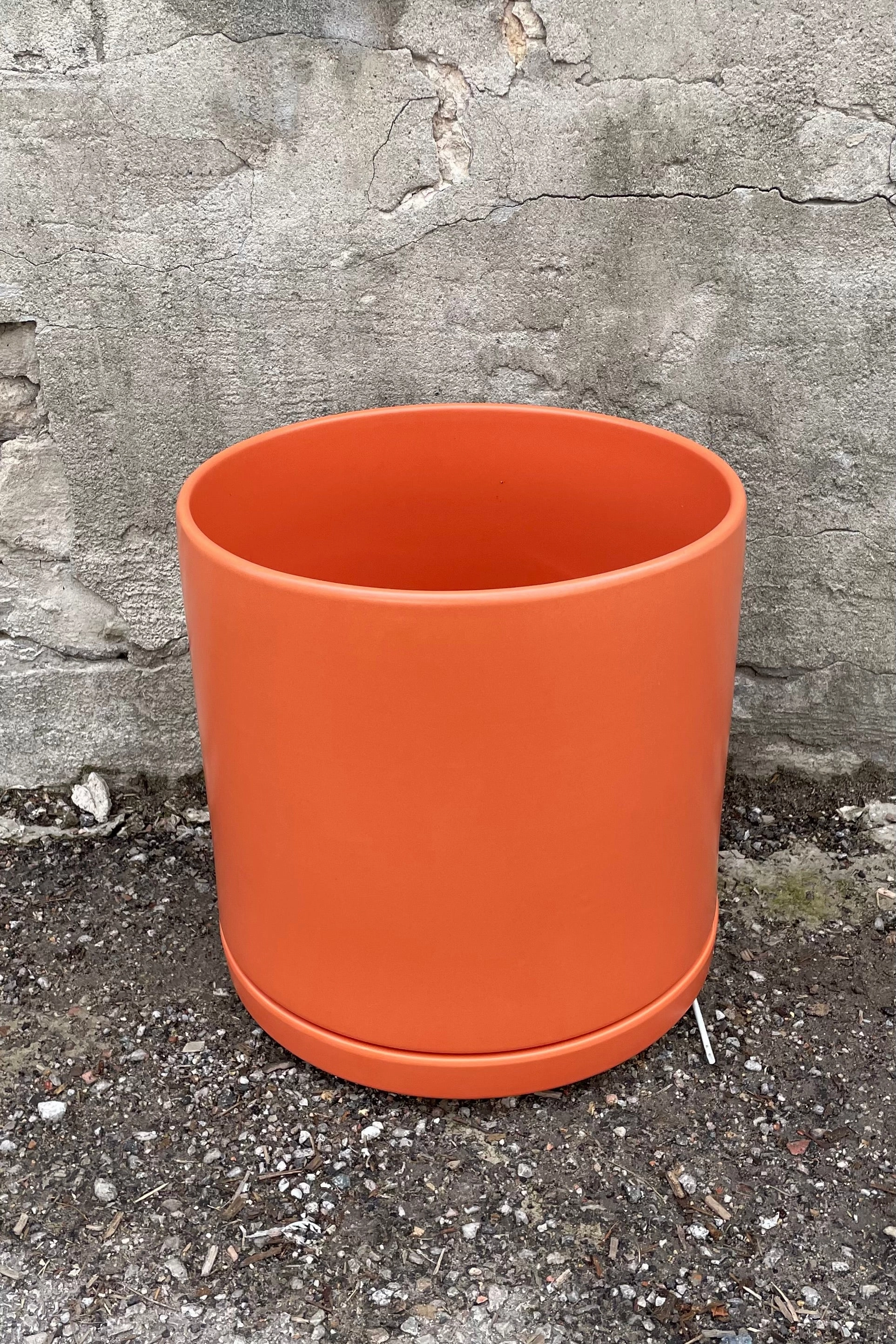 Solid Goods 12" Cylinder w/ Saucer Rust
