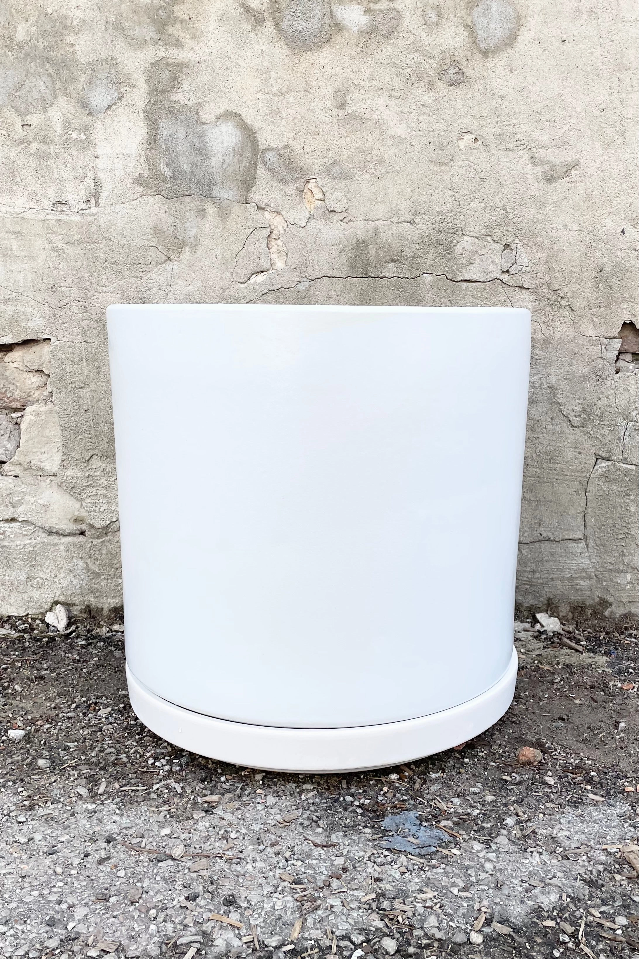 Solid Goods 16" Cylinder w/ Saucer White