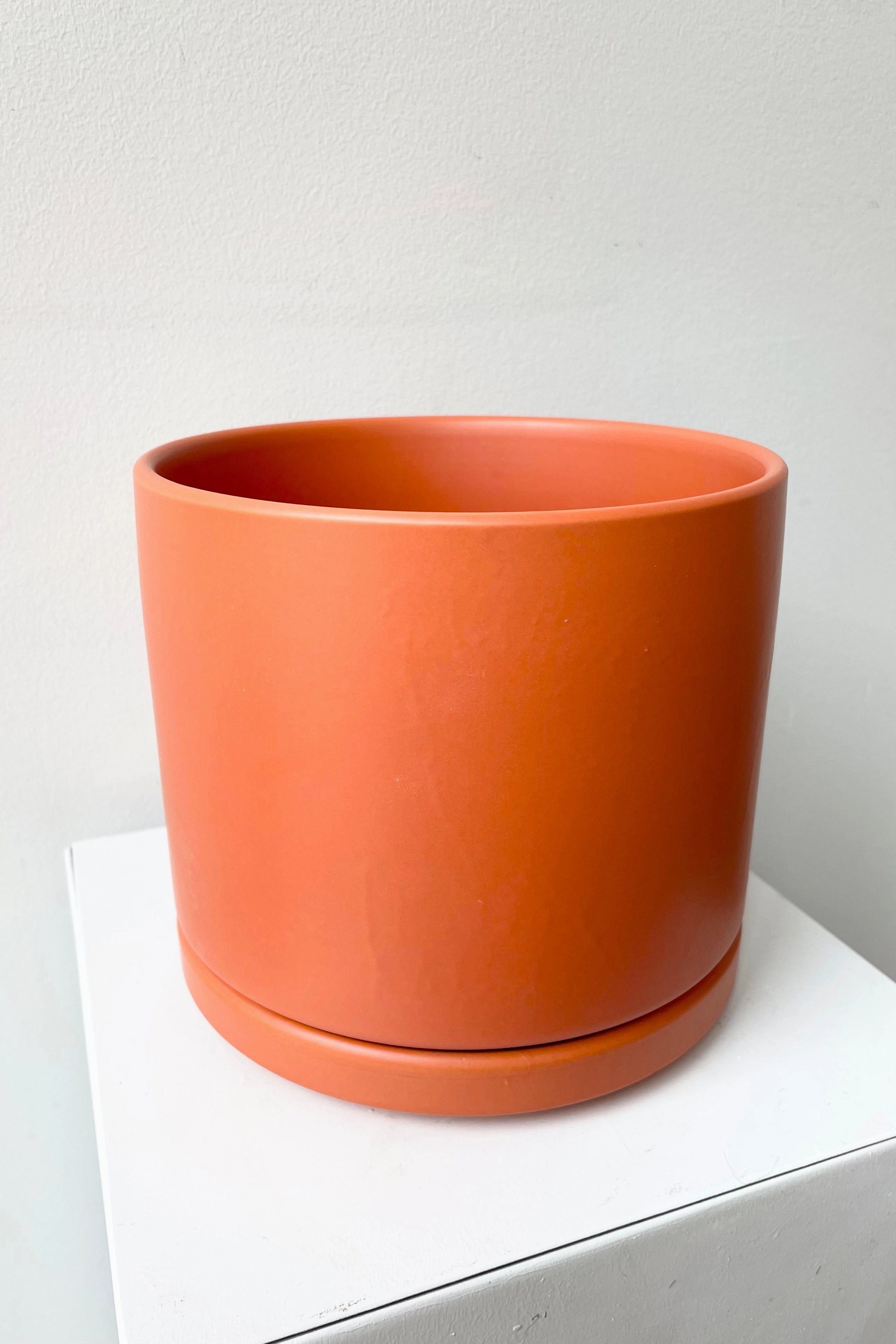 Solid Goods 6" Cylinder w/ Saucer Rust