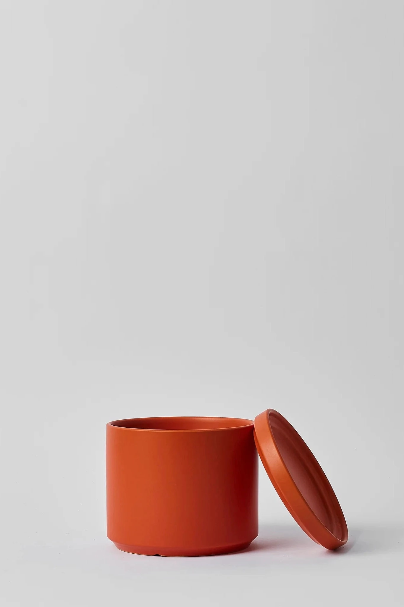 Solid Goods 6" Cylinder w/ Saucer Rust