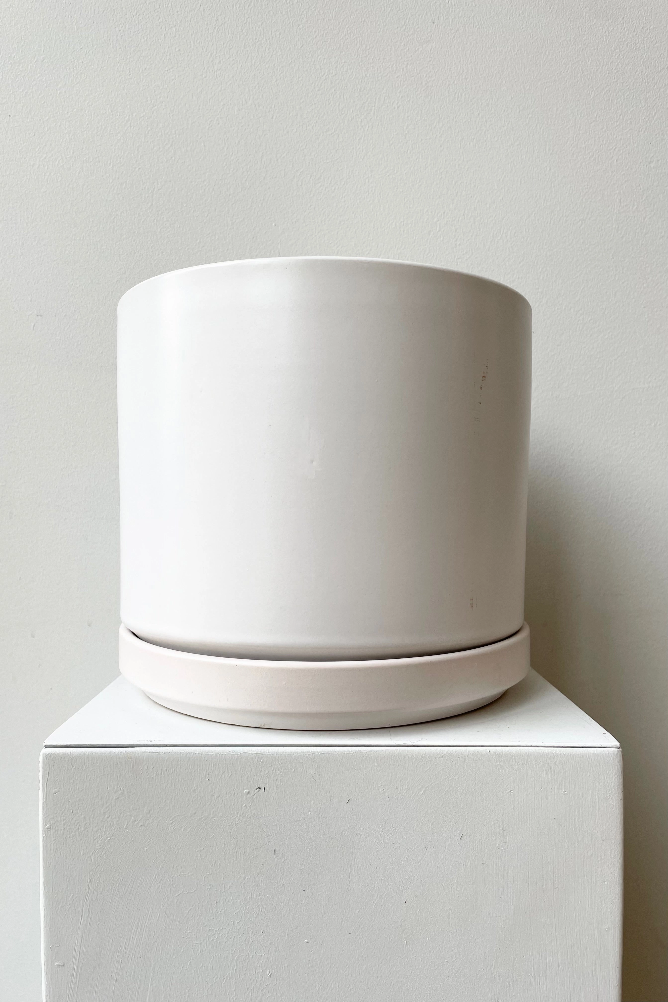 Solid Goods 8" Cylinder w/ Saucer White