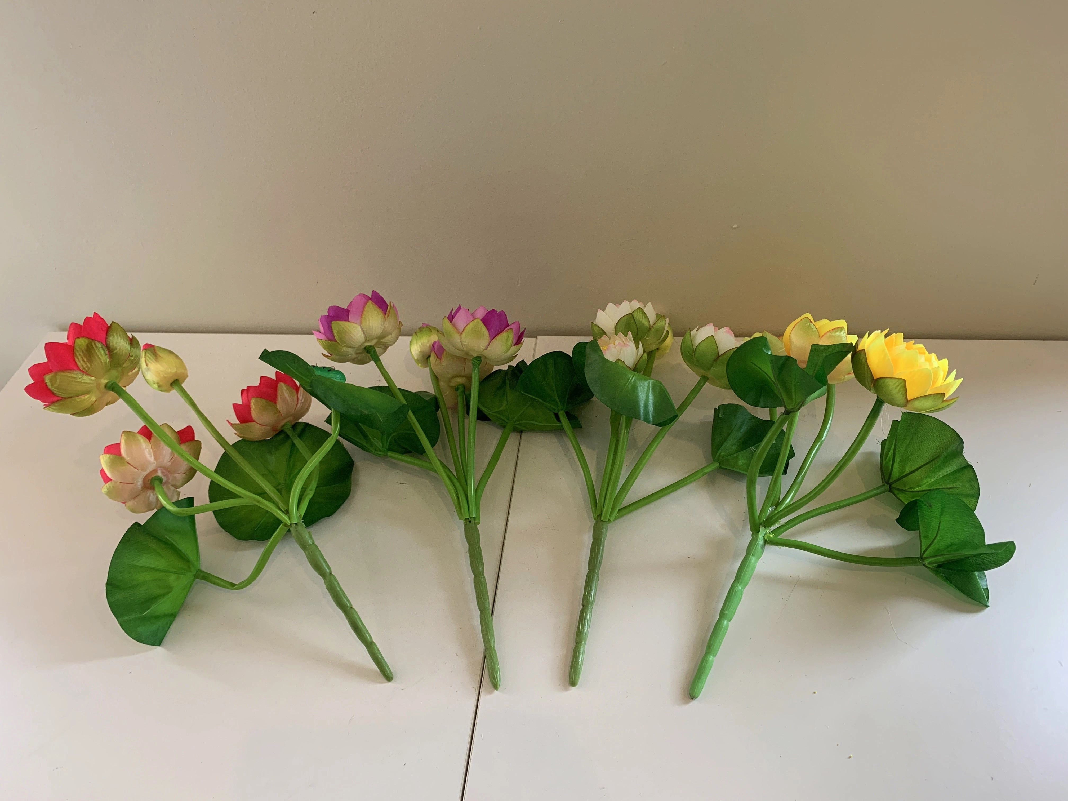 SP0348 Water Lily  / Lotus Flower Bunch 38cm 5 Colours
