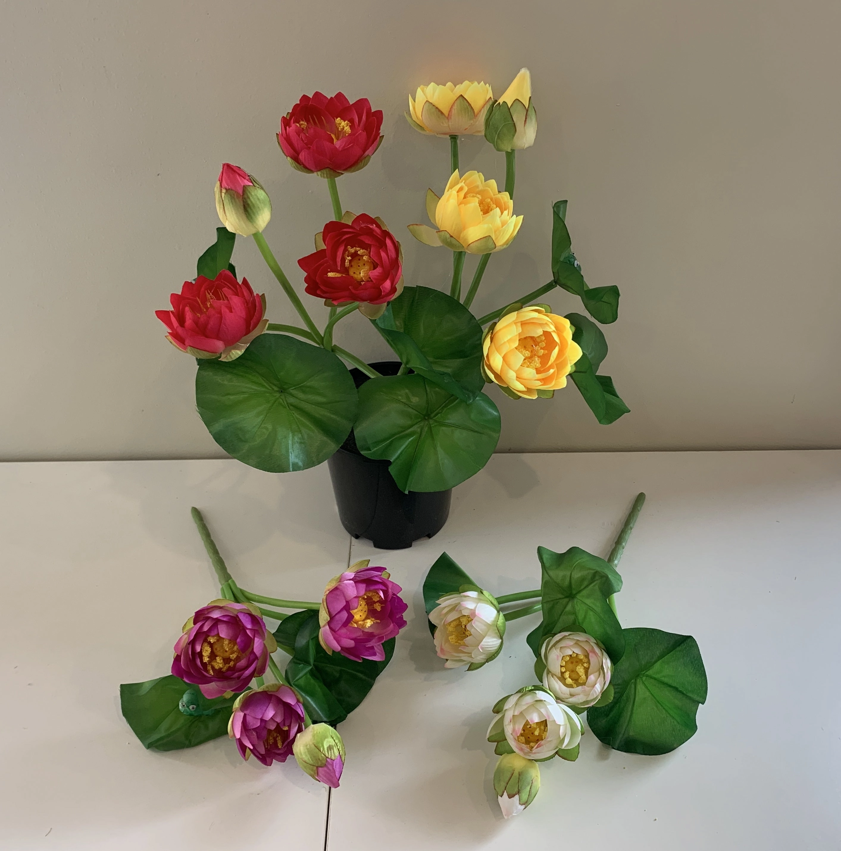 SP0348 Water Lily  / Lotus Flower Bunch 38cm 5 Colours