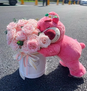 Strawberry bear 20?? artificial flower bouquet  