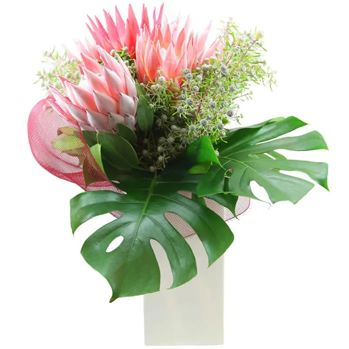 Streeton,realistic flower bouquet 