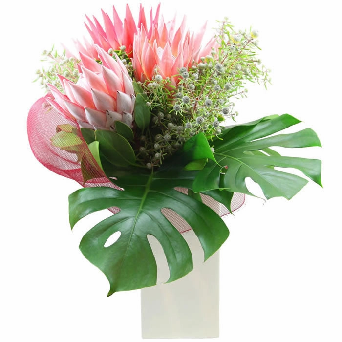 Streeton,artificial flower arrangement