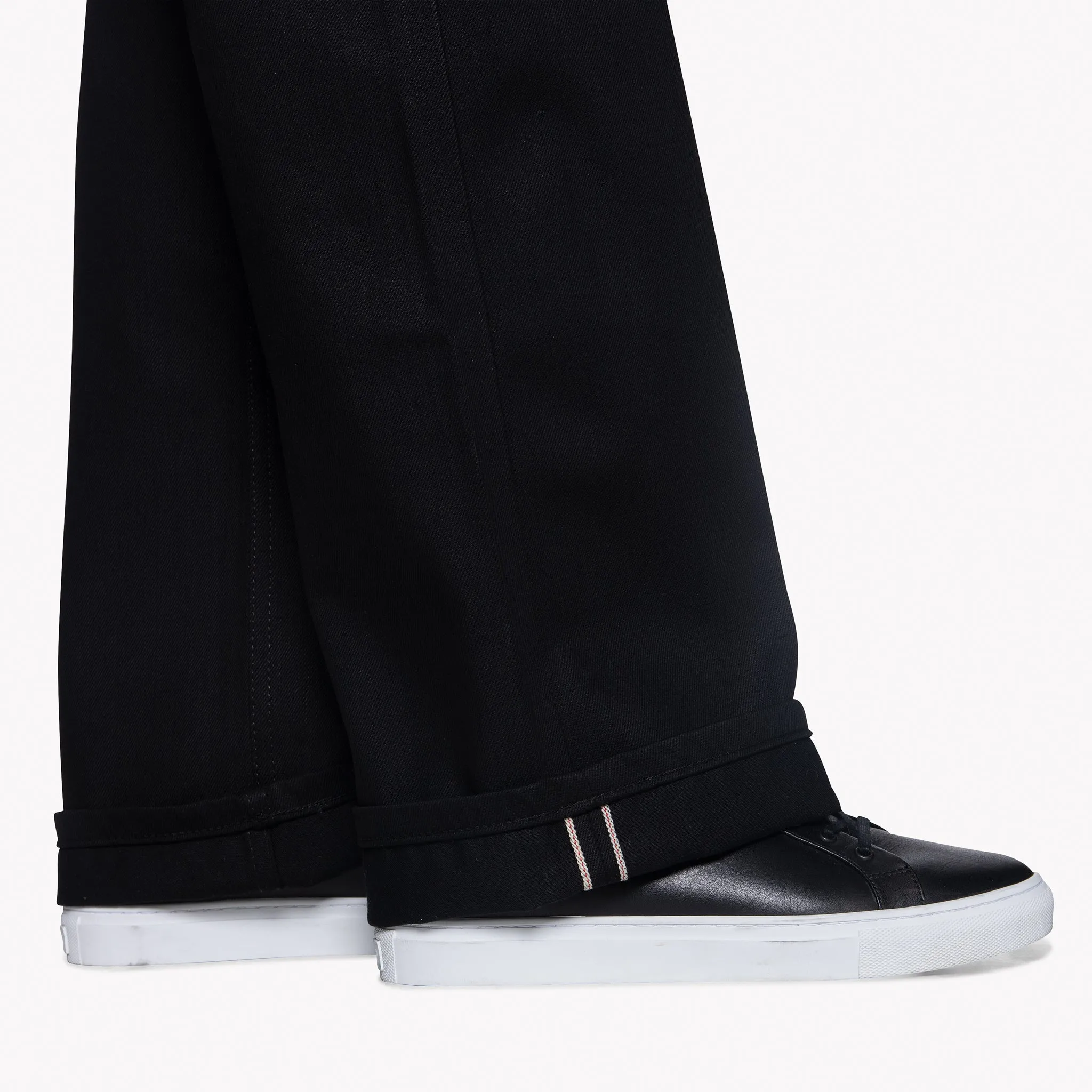 Strong Guy - Solides Schwarz Selvedge