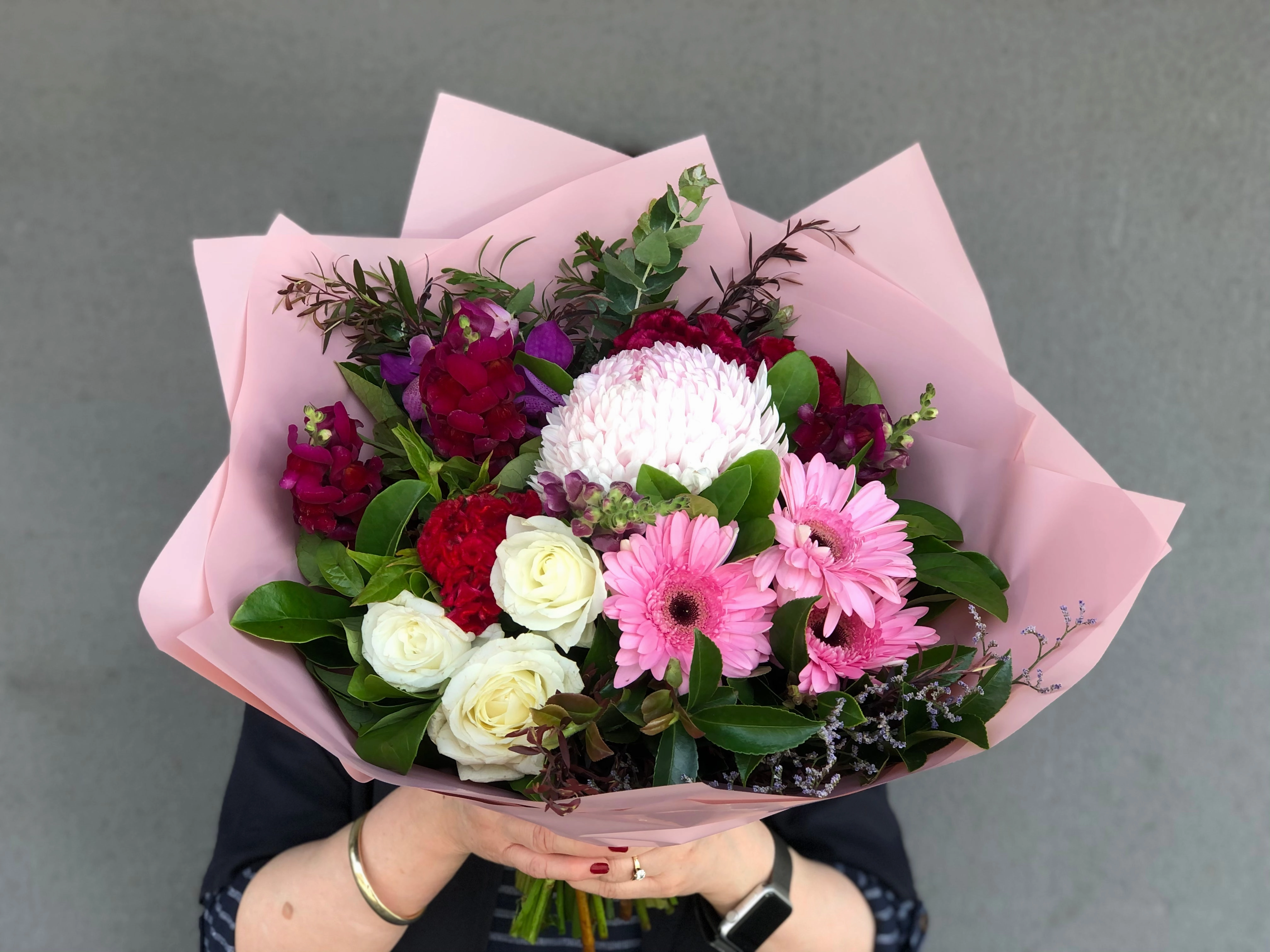Sweet Summer Breeze,realistic flower bouquet 
