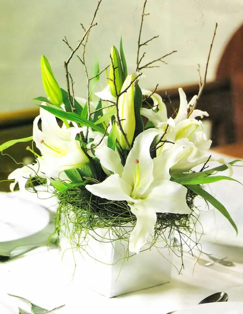 Table Centres,realistic flower bouquet 