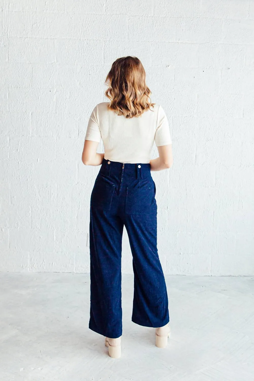 Taylor Cordhose in Marineblau