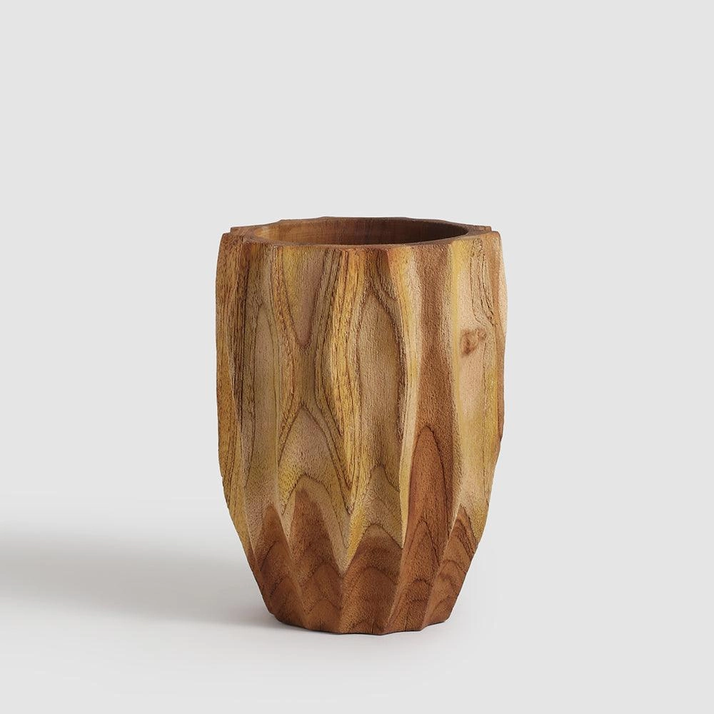 The Teakwood Vase of the Oasis