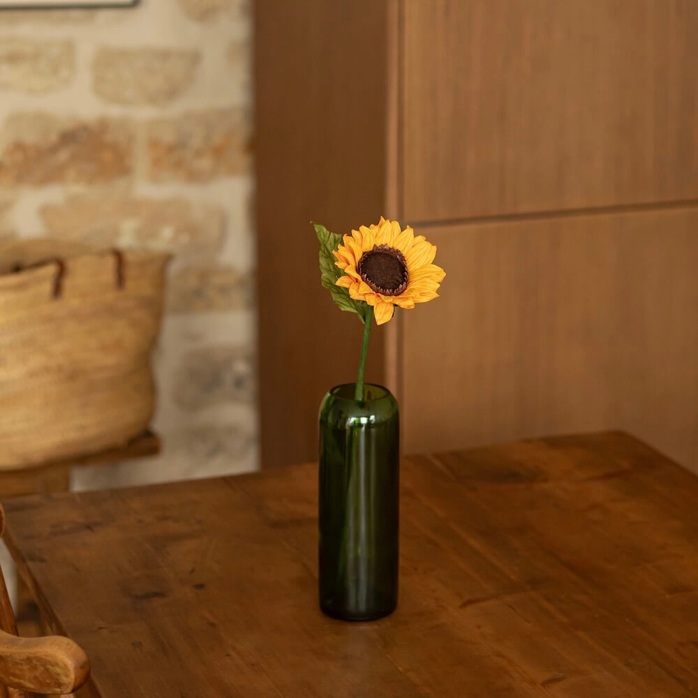 Tournesol en papier jaune