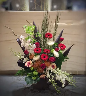 UA-4 Modern Art Urn Arrangement,realistic flower bouquet 