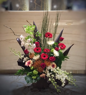 UA-4 Modern Art Urn Arrangement,romantic flower gift