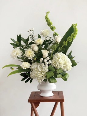 UA-5 Petite Modern Urn Arrangement,romantic flower gift