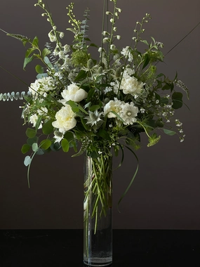 VA-8 (Deluxe Garden-style White Arrangement in 18" Tall Vase),romantic flower gift