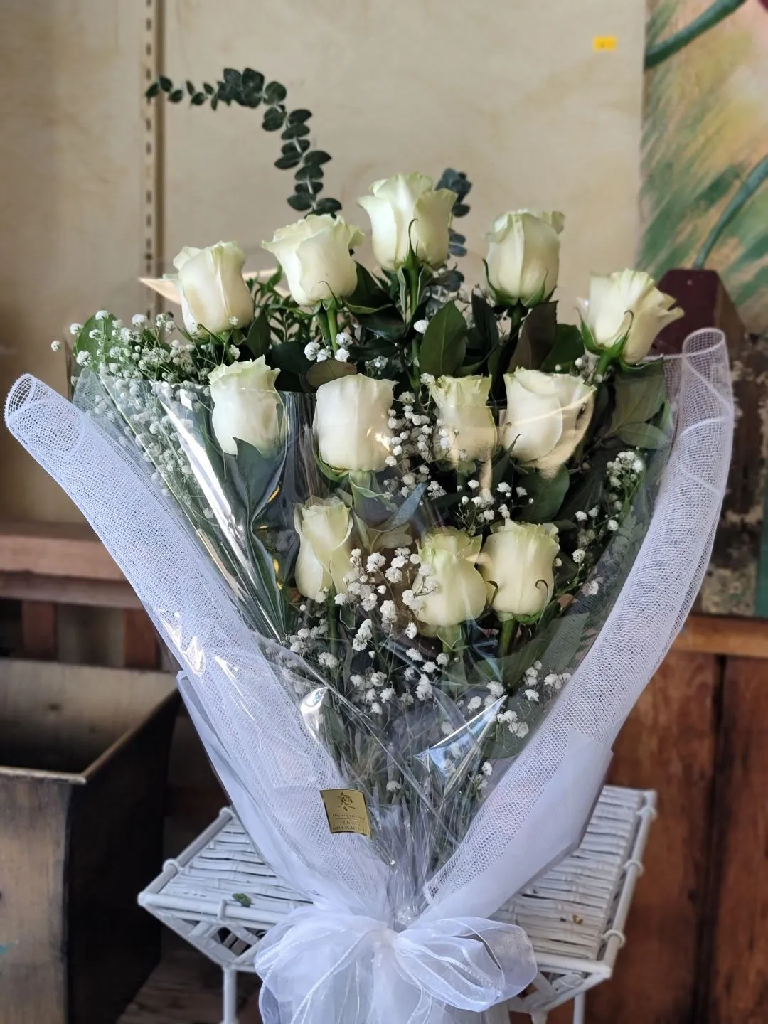 Valentine's Day 12 White Roses Bouquet,faux bloom stem 
