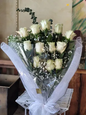 Valentine's Day 12 White Roses Bouquet,faux bloom stem 
