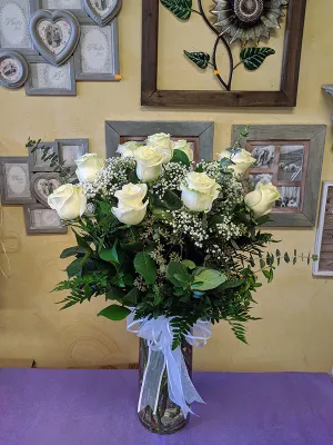 Valentine's Day 12 White Roses in a Vase,faux bloom stem 