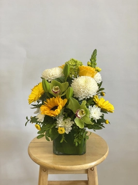 Vase arrangement No.44 (Photo shown is Medium size. Small $60, Medium $80, Large $100 Extravagant $120 CAD),artificial flower arrangement