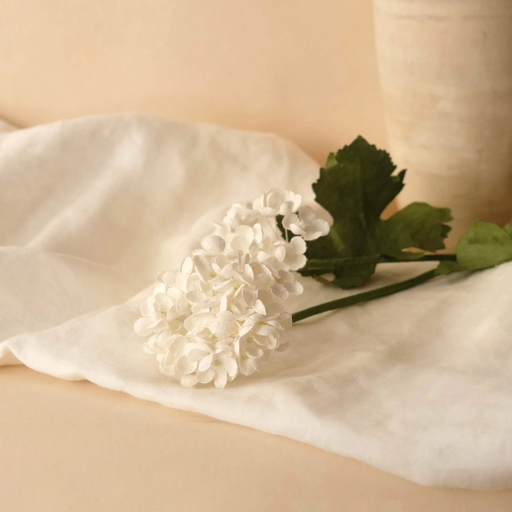 Viburnum en papier blanc,mother's day bouquet