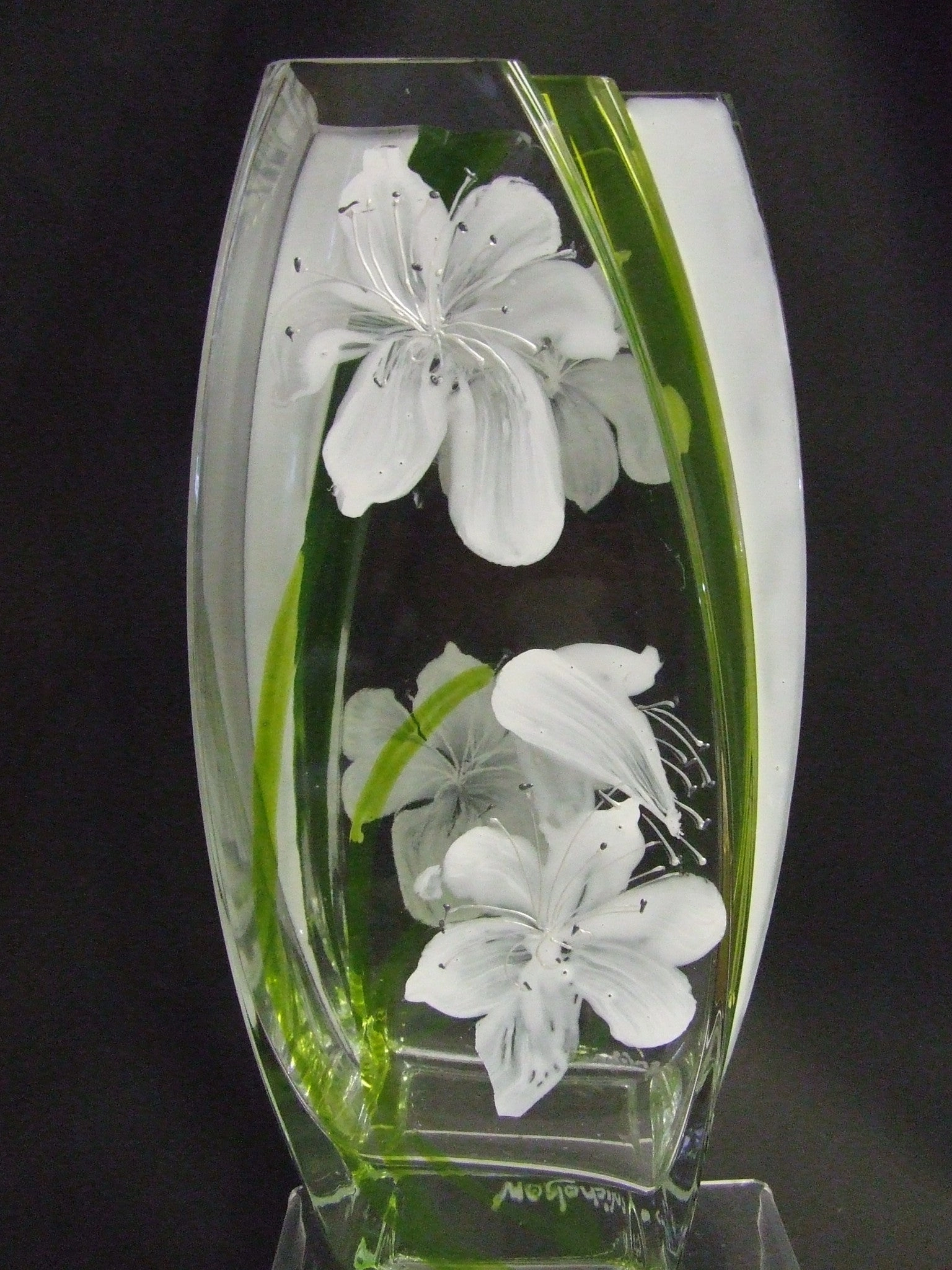 white lily vase,classic table vase