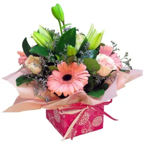 Winter Cheer,realistic flower bouquet 