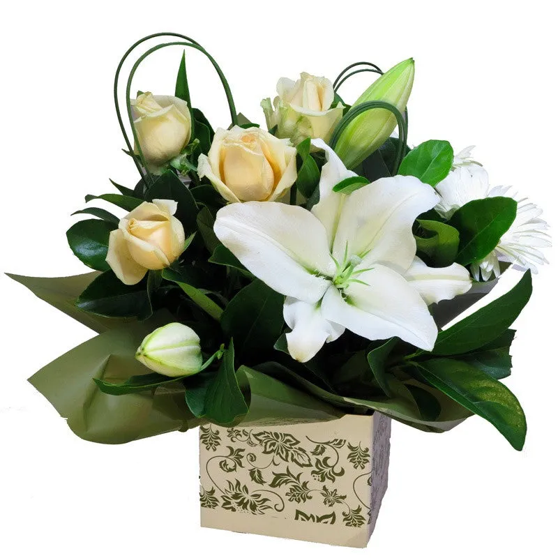 Winter Snow,realistic flower bouquet 