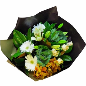 Winter Blossom,realistic flower bouquet 