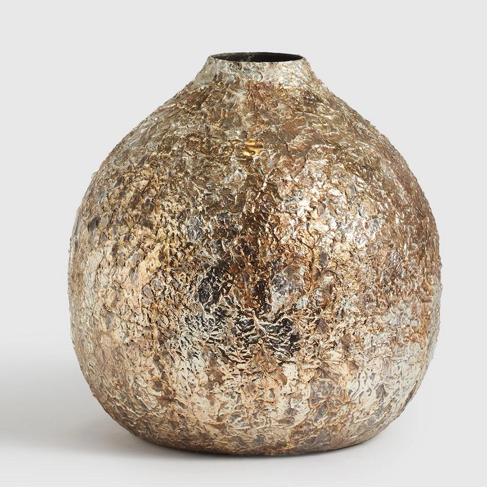 Yahanta Vase